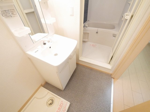 ウエストメゾンＡの洗面所|使いやすい洗面所です
