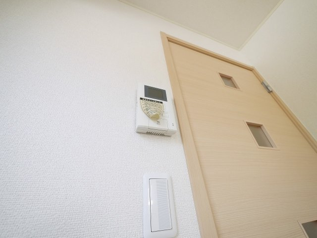 ウエストメゾンＡのセキュリティ|モニター付きインターホンです