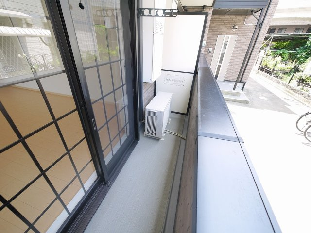 ウエストメゾンＡのバルコニー|開放的で明るい空間を演出してくれるバルコニーです