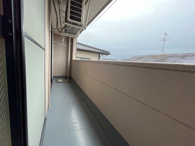 熊本市北区麻生田４丁目のアパートのバルコニー