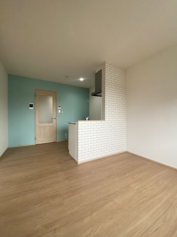 BRAVE　BASE久留米南の居間・リビング|反転タイプ