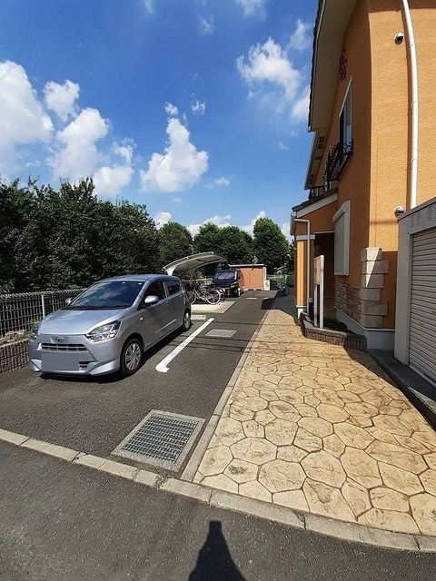 フィオーレ多摩の駐車場