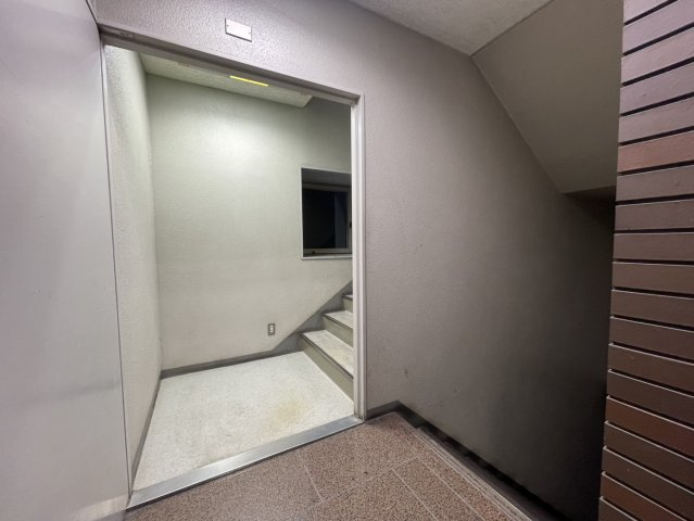 【その他共用部分】 | YAGI BLDG, | 1階　非常階段