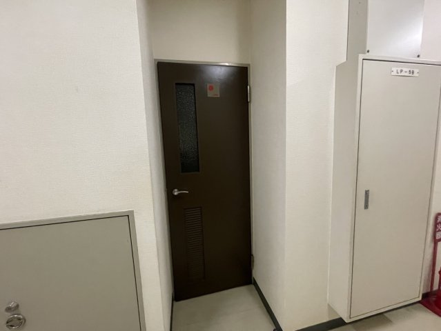 【トイレ】 | YAGI BLDG, | 女子トイレ入口