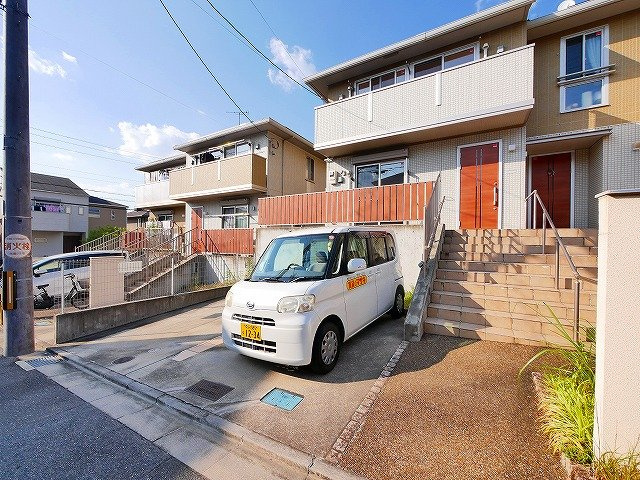 ラ　ヴィ　トロワの駐車場|駐車場です