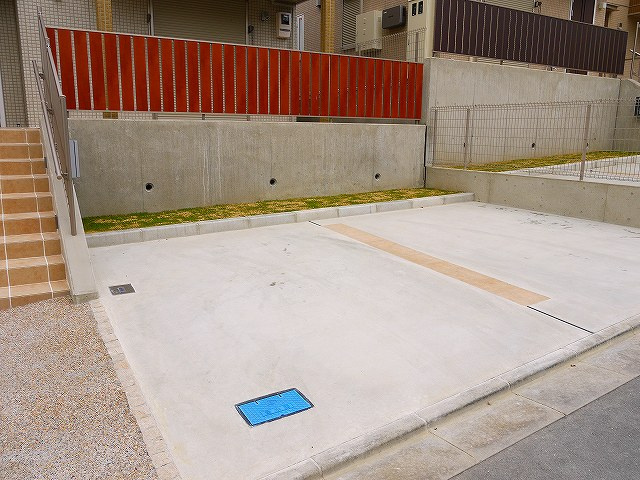 ラ　ヴィ　キャトルの駐車場