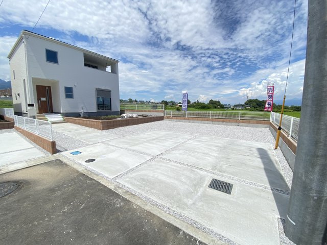 新築　北群馬郡榛東村広馬場第2　Livele Garden.S　6号棟の駐車場|現地写真　駐車スペースは並列3台分可能です！					
