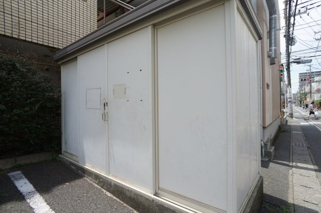 スイートキャッスル市川のその他共用部分|敷地内ゴミ置場♪