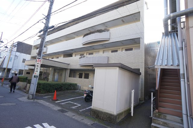 スイートキャッスル市川の外観|タイル貼りのお洒落な外観♪