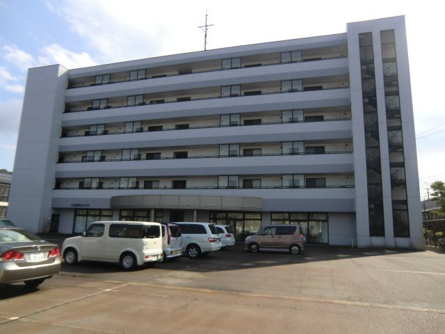 クレスト本町の外観