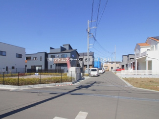 【前面道路含む現地写真】