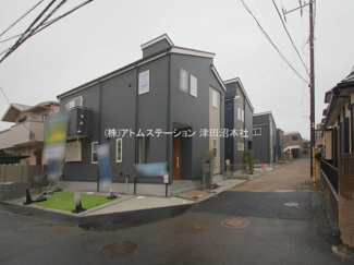 【前面道路含む現地写真】