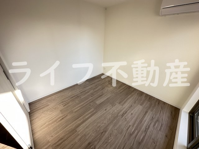 アート小若江の内装|明るい色調の室内です