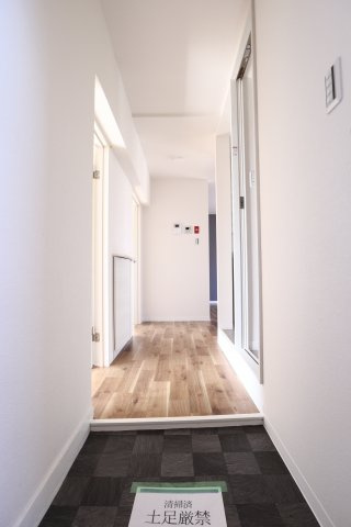 高津橋農住団地D棟の玄関