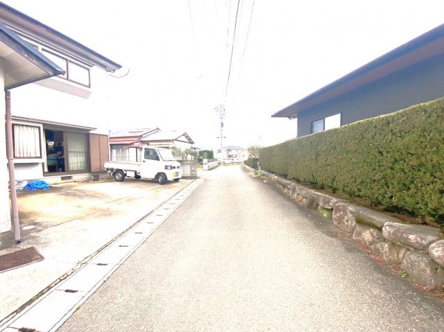 糟屋郡粕屋町内橋東一丁目の前面道路含む現地写真