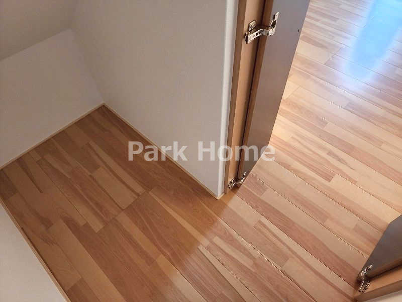 高知市鴨部3丁目 B号地 新築戸建ての収納|階段下収納