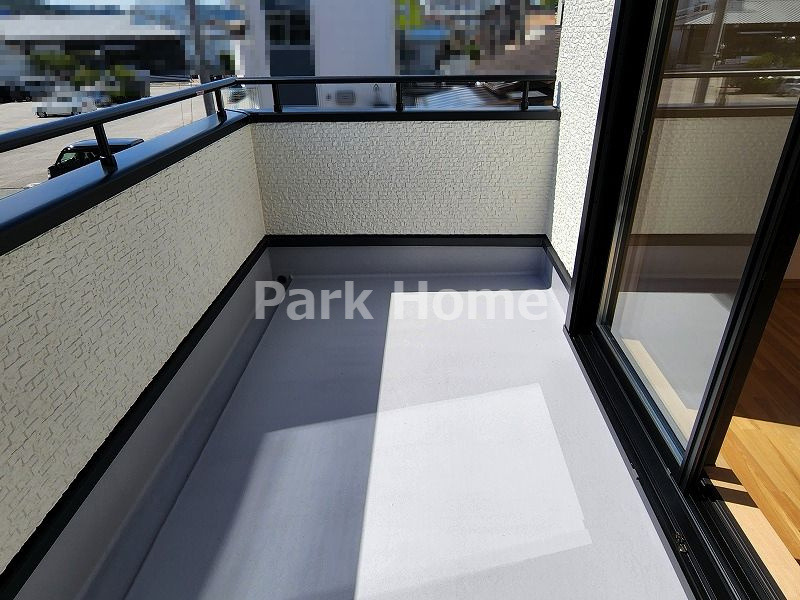 高知市鴨部3丁目 B号地 新築戸建てのバルコニー