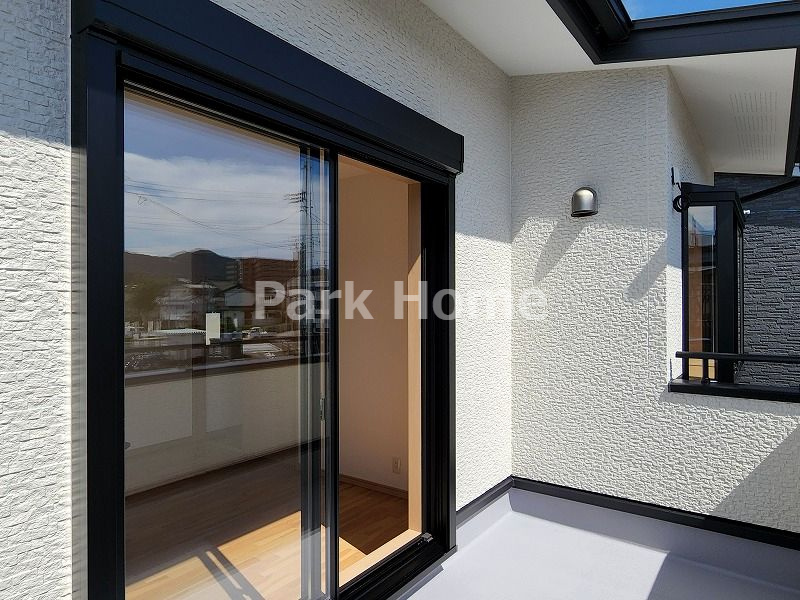 高知市鴨部3丁目 B号地 新築戸建てのバルコニー