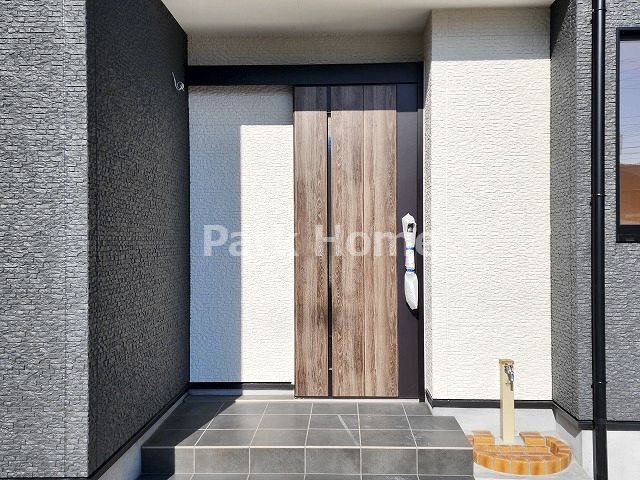 高知市鴨部3丁目 B号地 新築戸建ての玄関