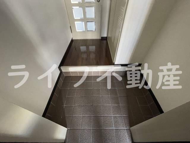 ラ・フォーレ高井田の玄関|ゆったりとした玄関です