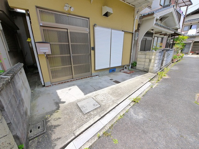 新屋敷戸建の駐車場|駐車場があります
