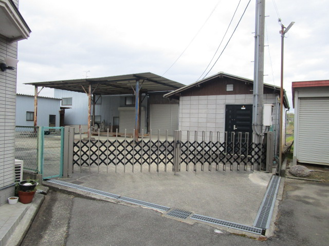 八尾市水越６丁目の工場の外観