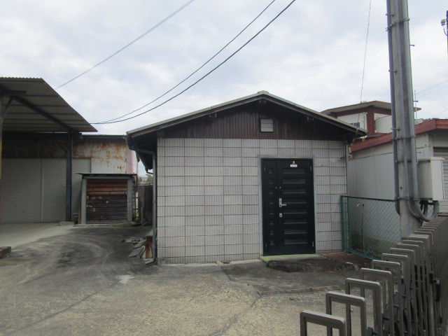 八尾市水越６丁目の工場の外観