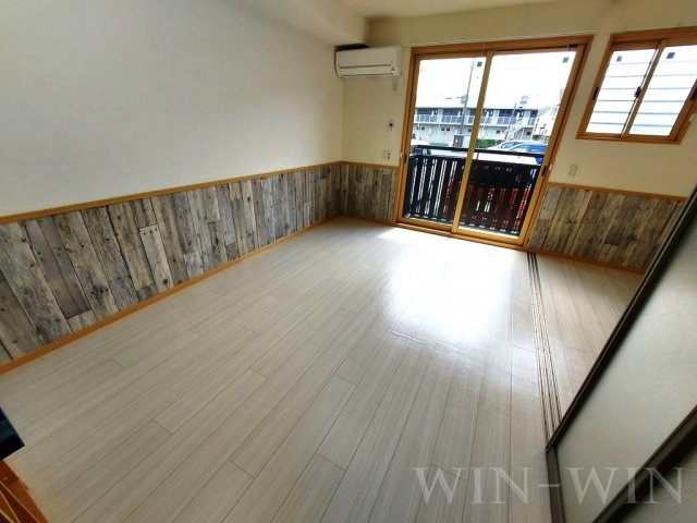 ソレイユ北島 Bの居間・リビング