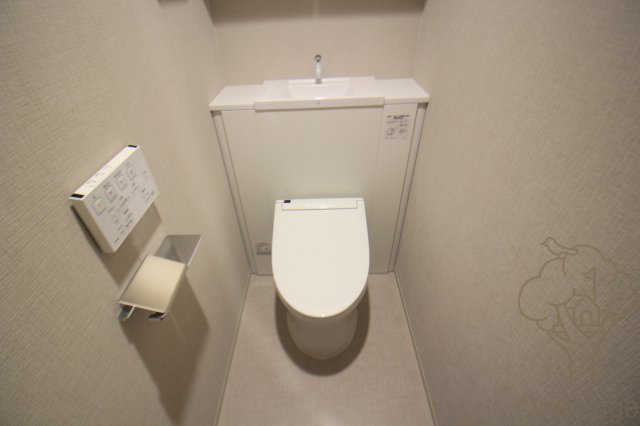 プレサンスロジェ大阪南森町のトイレ