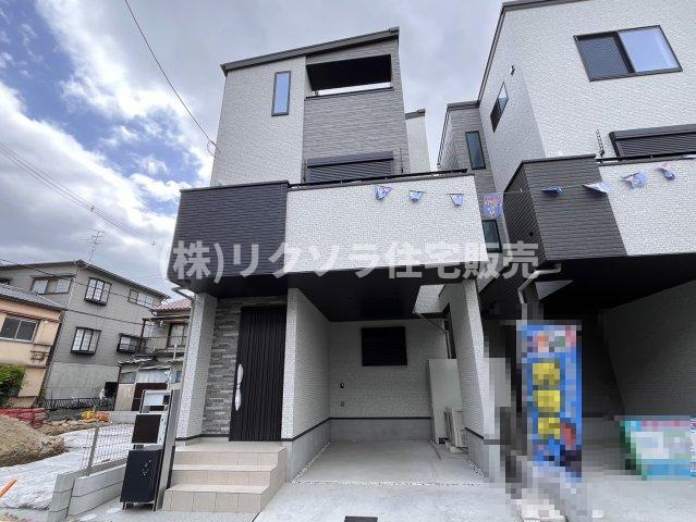 寝屋川市萱島東１丁目　新築一戸建て　2号棟の外観|新しい生活にいかがでしょうか？外観はお住まいの顔になります。こだわりたいポイントですね。外壁塗装や屋根塗装のご相談も承っております。
■現地内覧・資金計画相談・住宅ローン相談もお問合せ受付中■