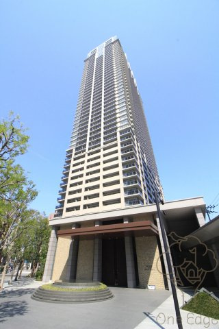 ブランズタワー梅田NORTHの外観