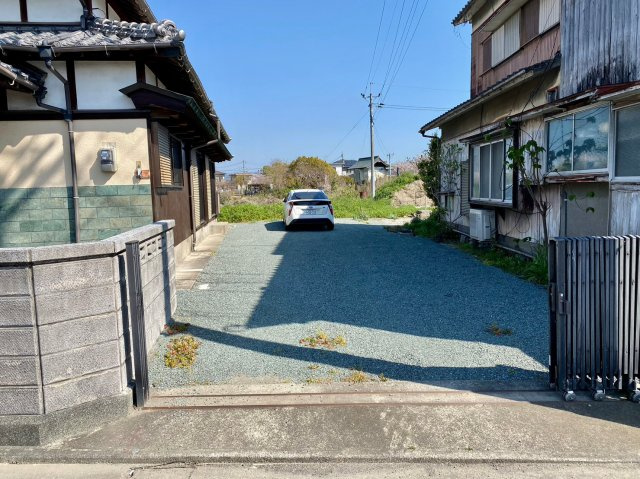柳川市蒲生の中古一戸建の駐車場