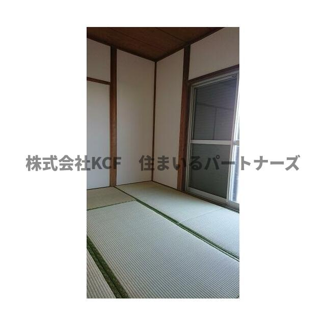 常冨コーポの和室|畳の上でゆっくりとくつろげる和室です