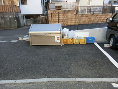 【その他共用部分】 | プランタン | 敷地内ごみ置き場でごみ出しもらくらく～♪忙しい社会人さんや主婦さんにもうってつけ！