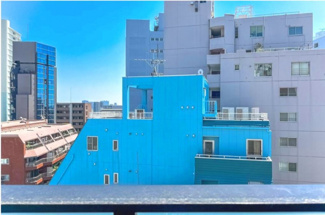 【展望】 | 【 View 】
木の暖かさをより感じさせてくれる太陽の光、一日の始まりを心地よく演出してくれます。窓から入る気持ちのいい風で、活力がみなぎることでしょう。