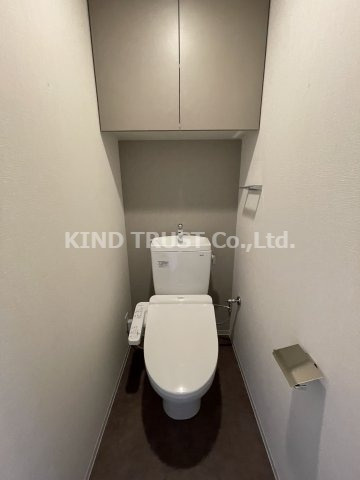 アーバネックス梅田中崎町のトイレ|落ち着いた色調のトイレです