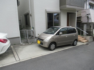 【駐車場】 | 駐車場があるので、車を買う予定の方も安心です
