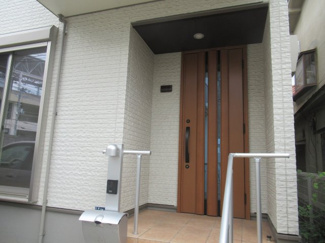 【エントランス】 | 落ち着いたエントランスです