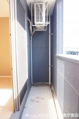 熊本市南区田井島３丁目のアパートのバルコニー