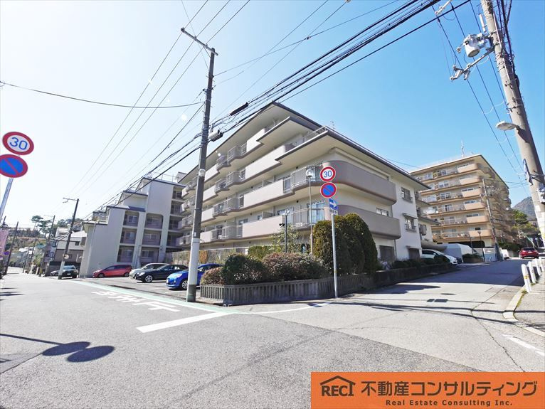 芦屋朝日ヶ丘レックスマンション1号棟の外観