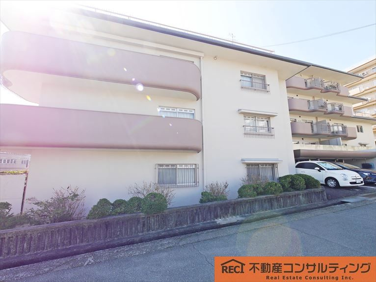 芦屋朝日ヶ丘レックスマンション1号棟の外観