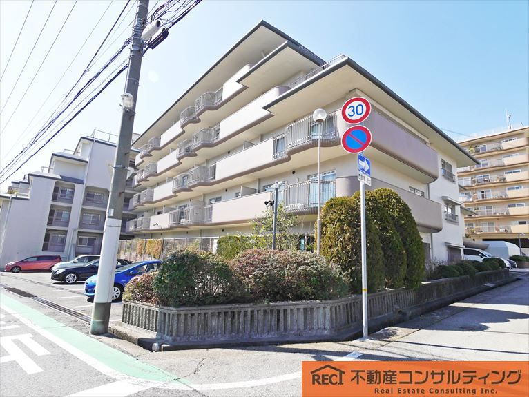 芦屋朝日ヶ丘レックスマンション1号棟の外観