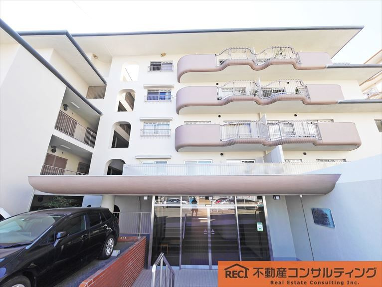 芦屋朝日ヶ丘レックスマンション1号棟の外観