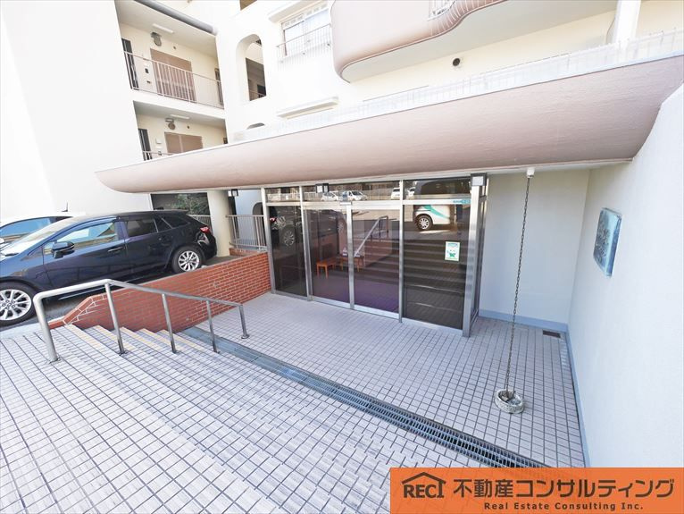 芦屋朝日ヶ丘レックスマンション1号棟の外観