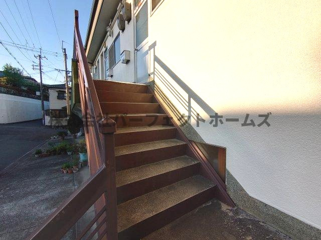 仲マンションのエントランス