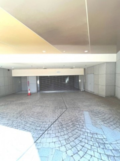 【駐車場】 | 地下には機械式駐車場もございます。通路が広いためでは入りしやすく、駐車も容易です。