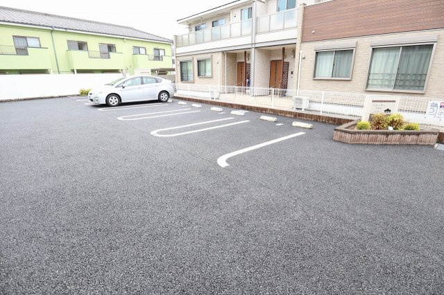 クラシオンの駐車場