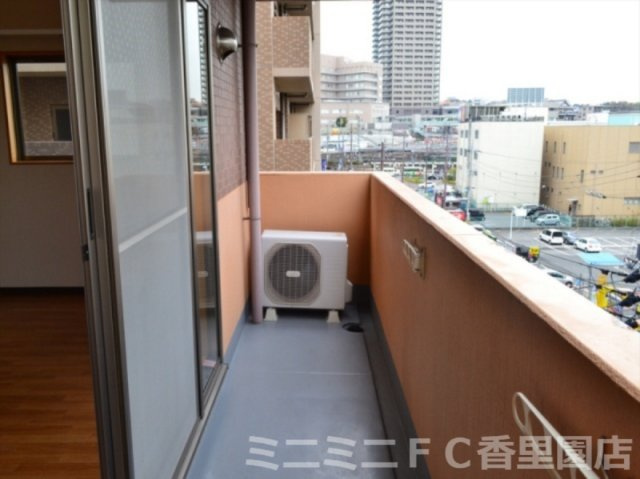 Ｍ’プラザ 香里壱番館のバルコニー