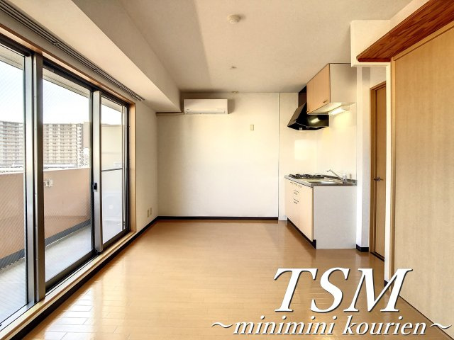 Ｍ’プラザ 香里壱番館の居間・リビング