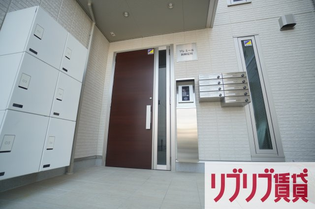プレミール新検見川のエントランス